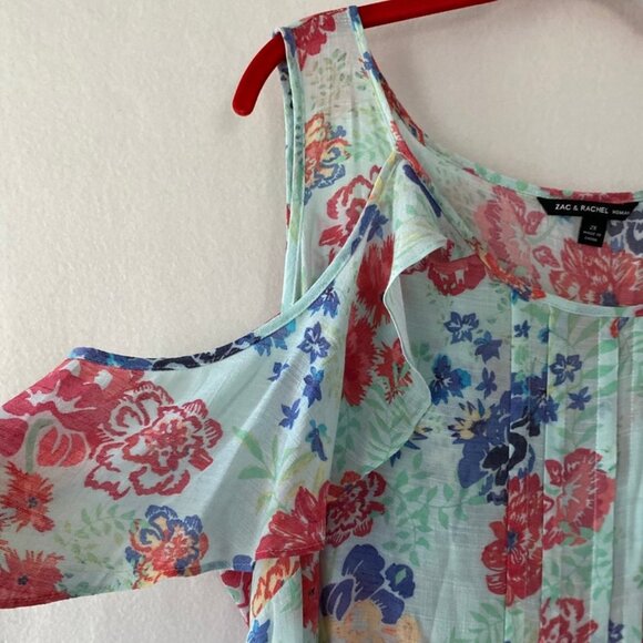 NWT Zac & Rachel Size 2X Cold Shoulder Floral Top - Picture 3 of 16
